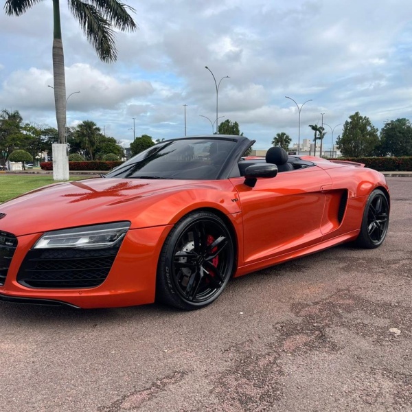 Audi R8 v10 Spider 